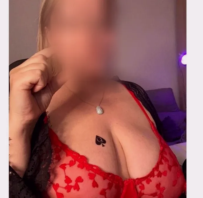 Mila, 39