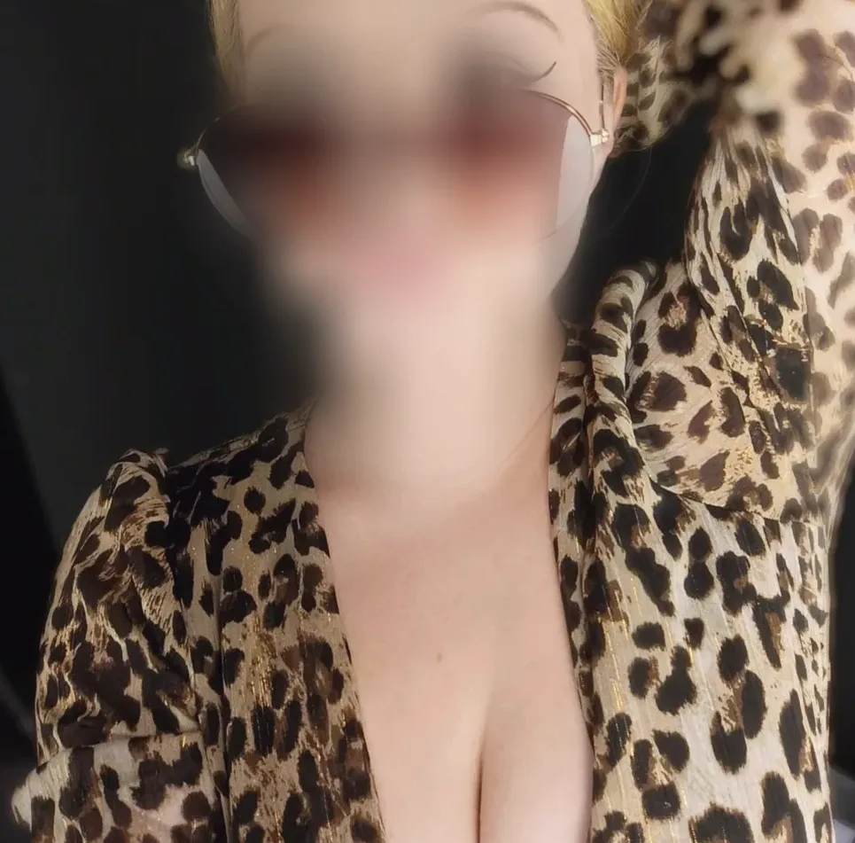 Naima, 23