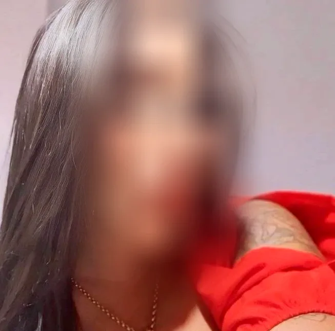 Nina, 31